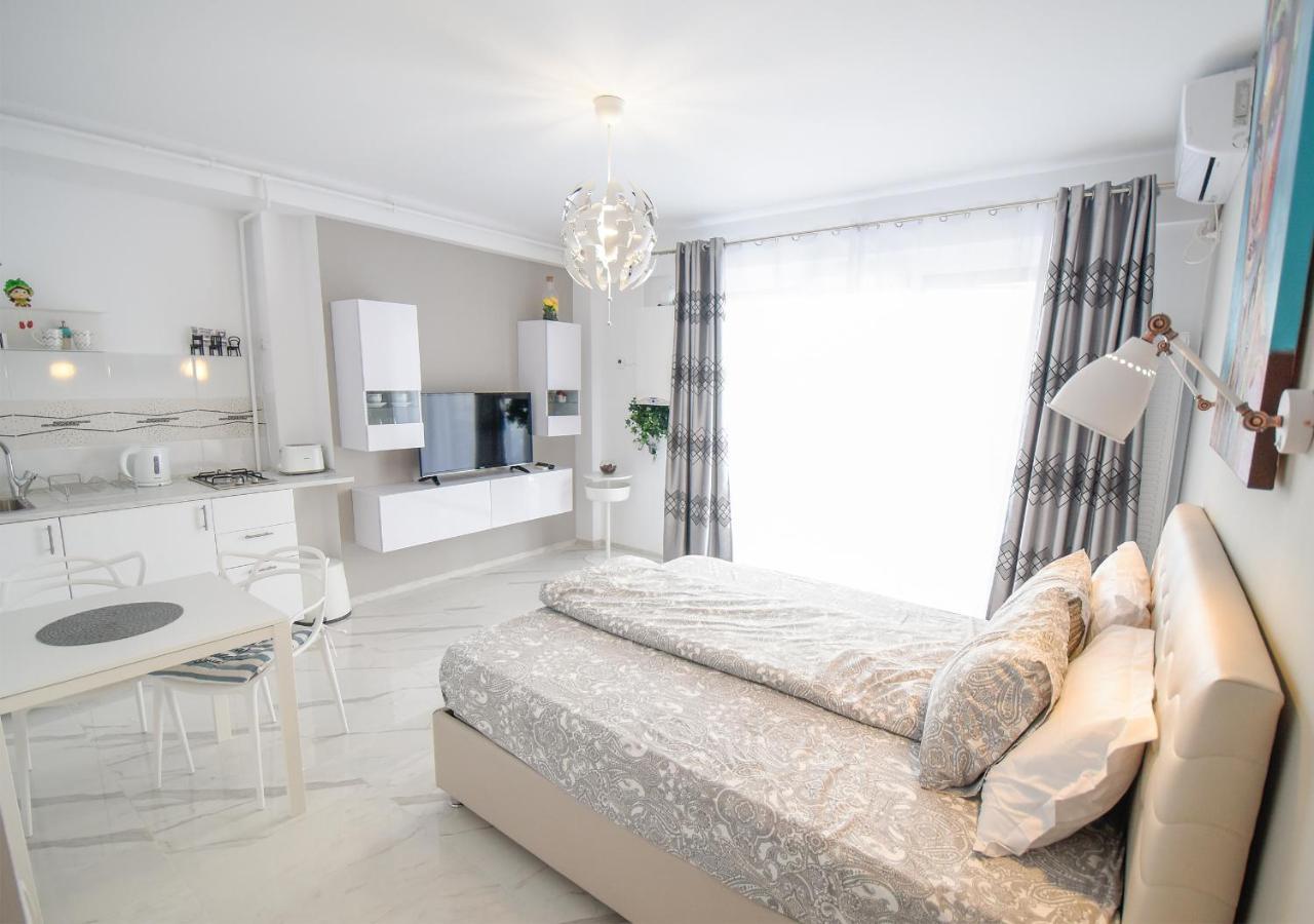 Sea View Studio - Mamaia Nord 2 Apartment Navodari Bagian luar foto
